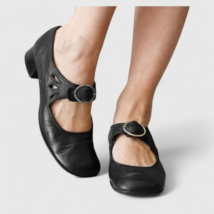 Black / 12