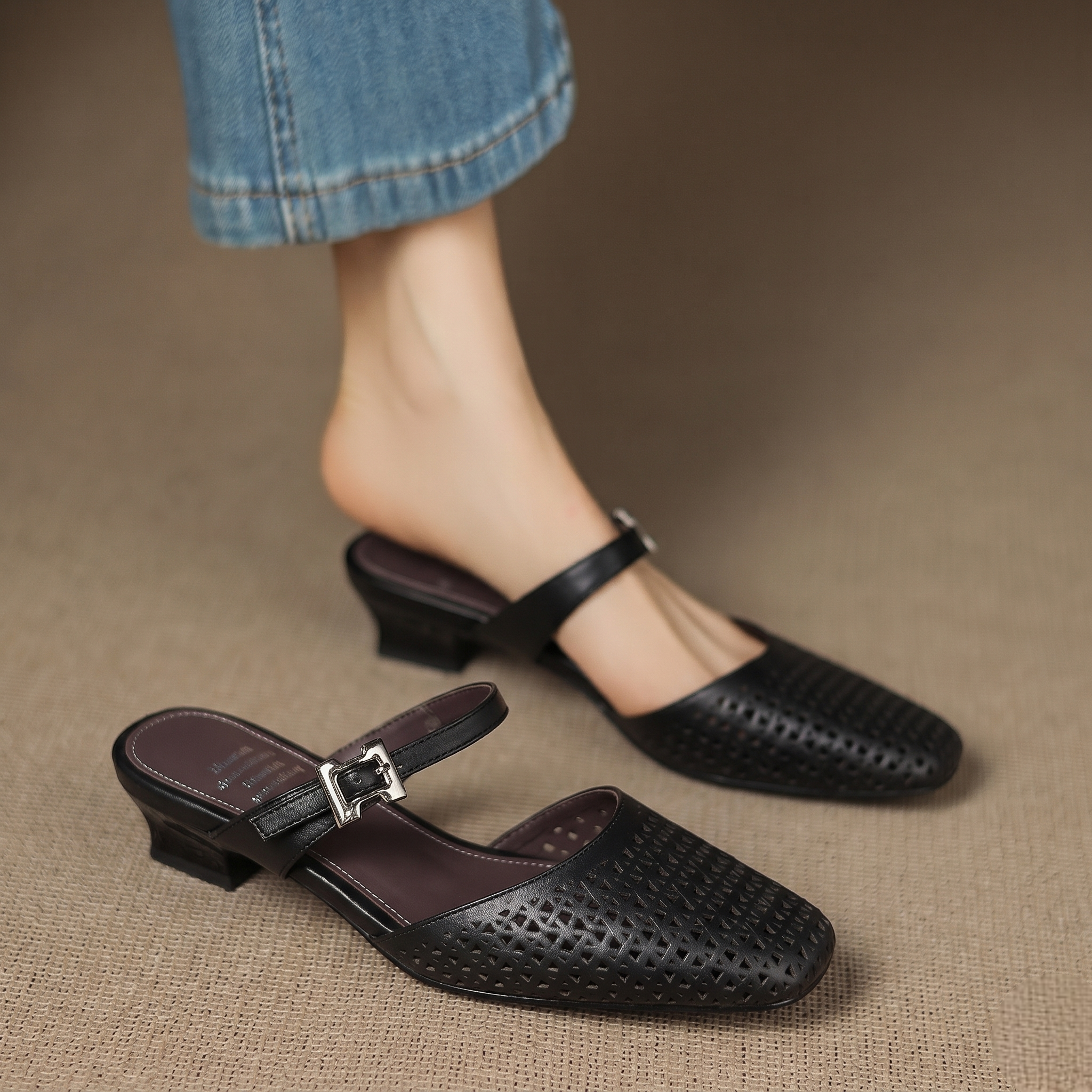 Black / 12